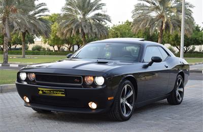 Warranty till 10/2019.V8 Dodge Challenger R/T Plus...