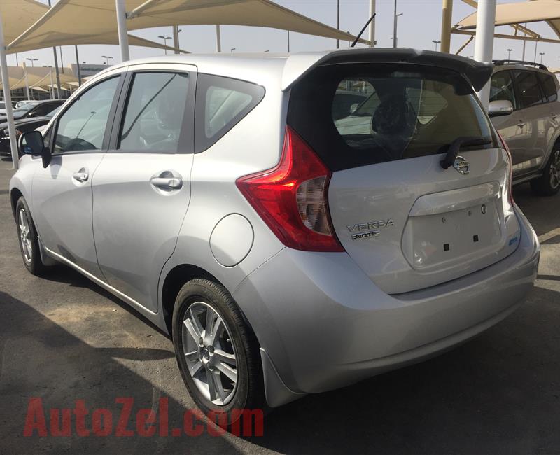 Nissan Tiida (Versa) 2014 Silver