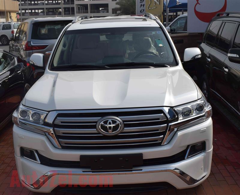 TOYOTA LAND CRUISER GXR V8