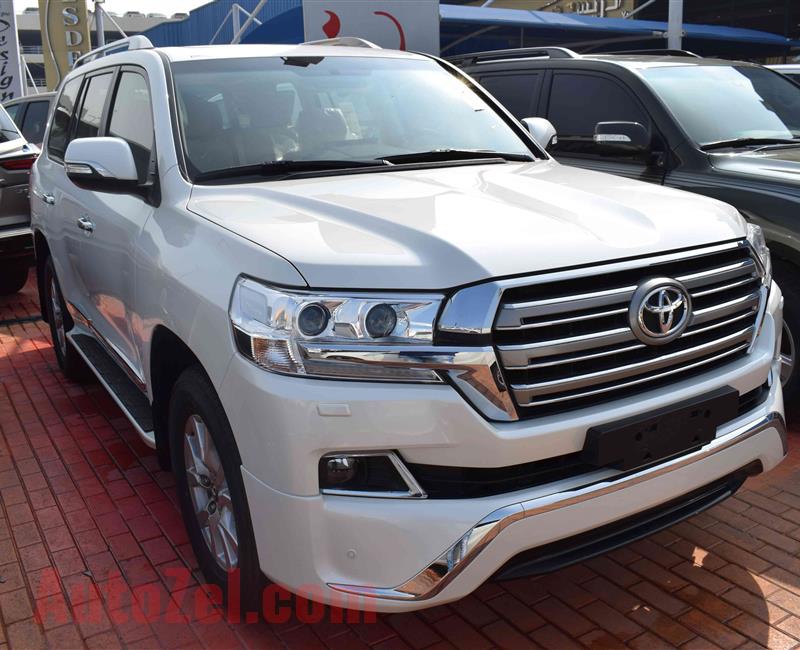 TOYOTA LAND CRUISER GXR V8