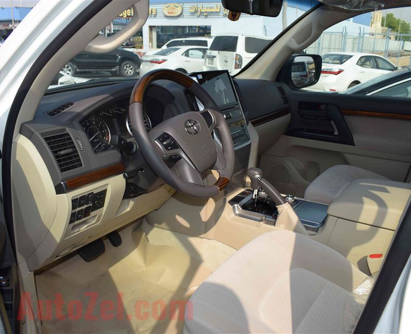 TOYOTA LAND CRUISER GXR V8