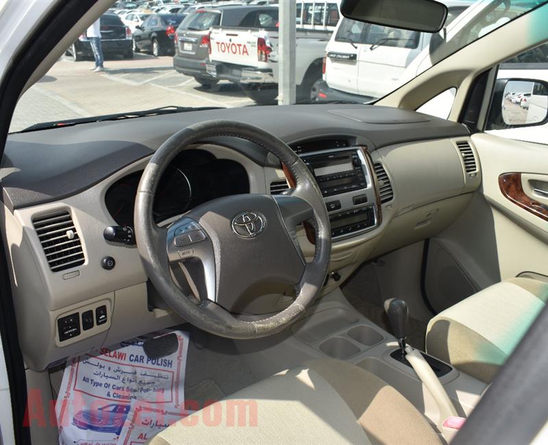 TOYOTA INNOVA