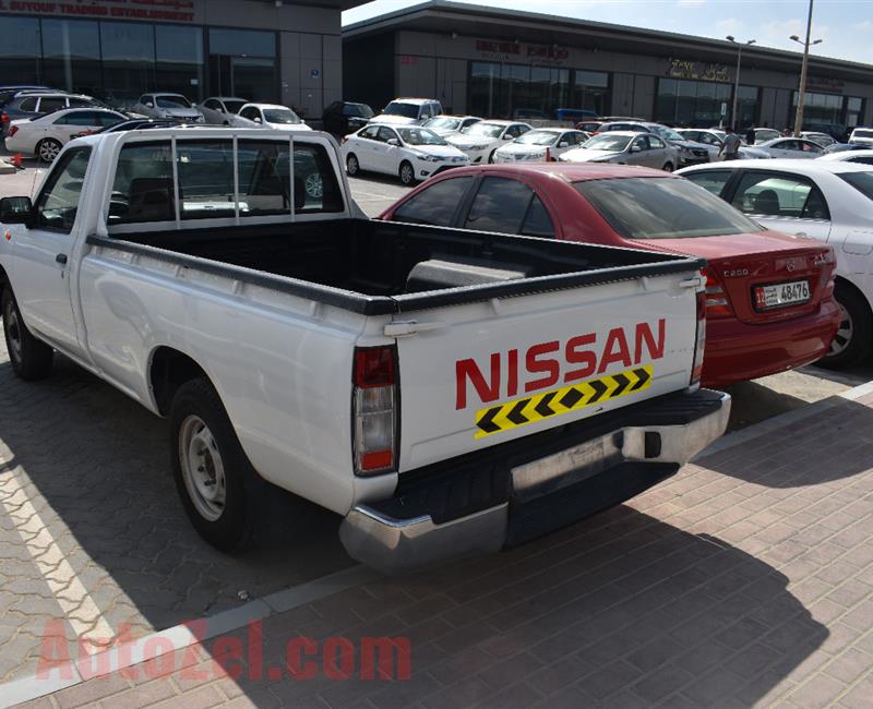 NISSAN PICK-UP