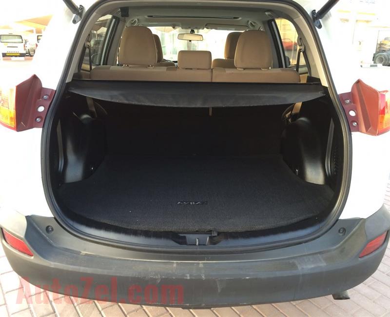 Toyota Rav 4 XLE full oprions Sunroof leather seat 2015