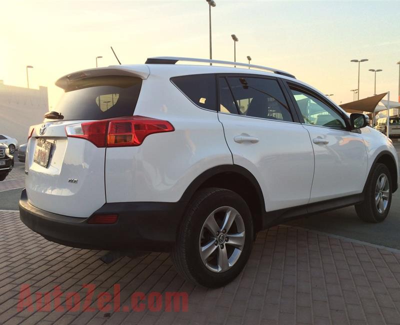 Toyota Rav 4 XLE full oprions Sunroof leather seat 2015