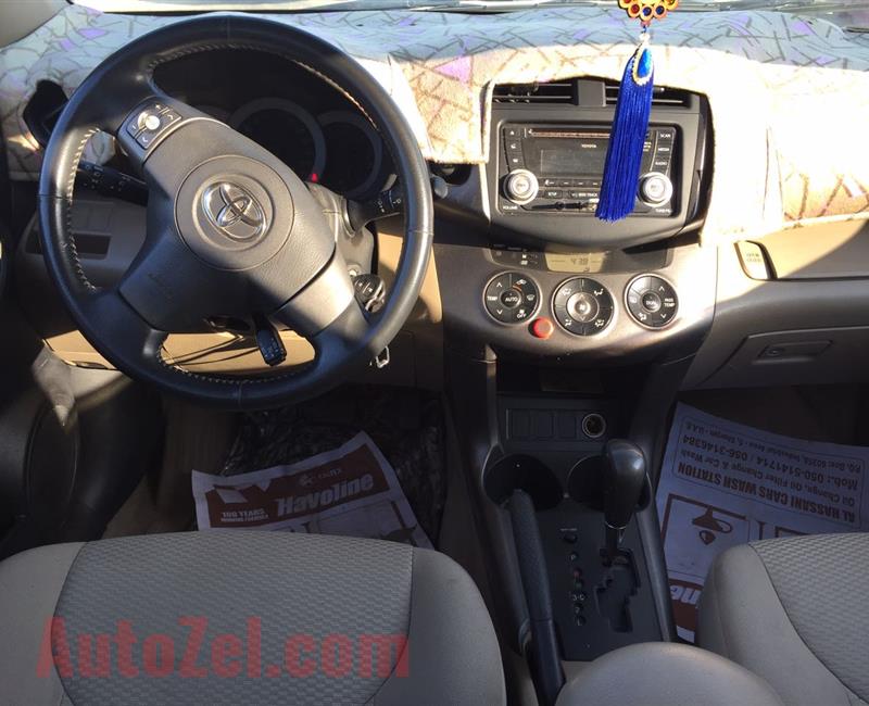 Toyota Rav4 LE full automatic with cruise control AED.30000