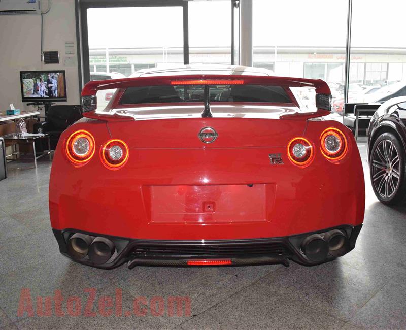 NISSAN GTR- 2016- RED- 45 000 KM- GCC