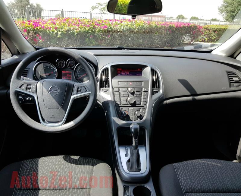 OPEL ASTRA, V4- 2016- GREY- 42 000 KM- GCC