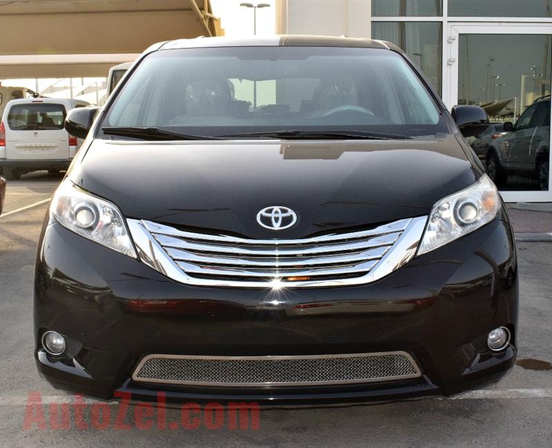 TOYOTA SIENNA- 2012- black- 139000 KM- AMERICAN SPECS