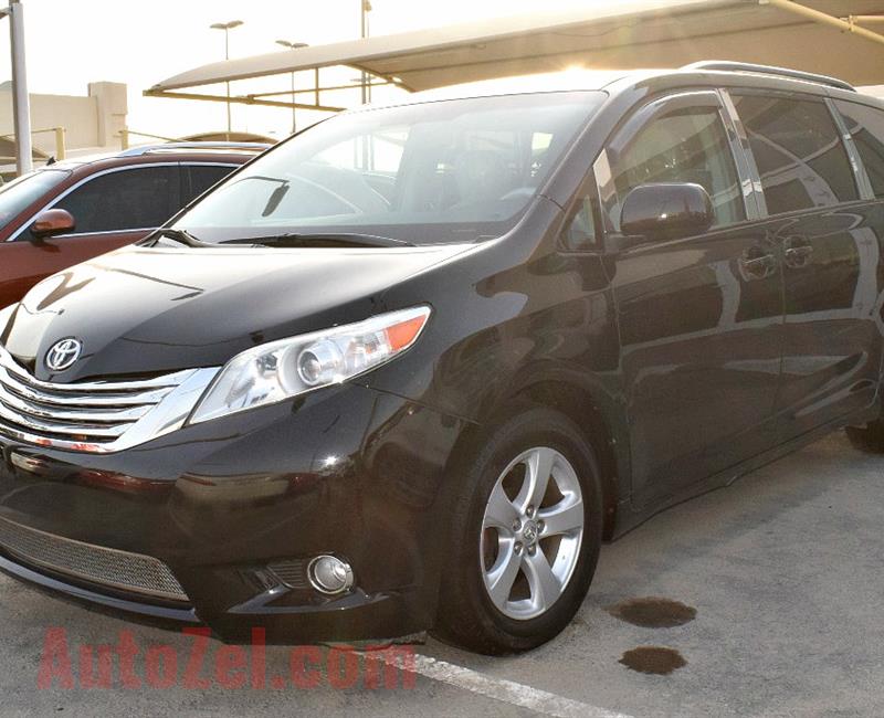 TOYOTA SIENNA- 2012- black- 139000 KM- AMERICAN SPECS