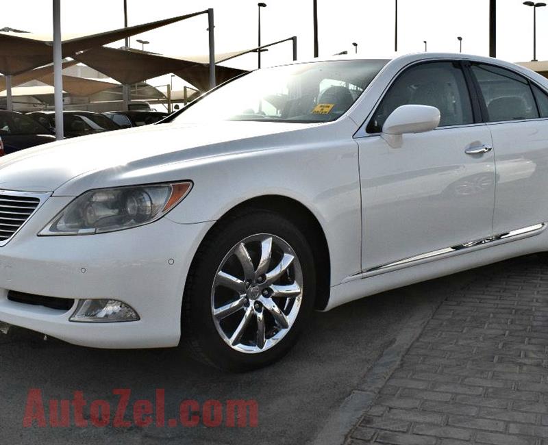 LEXUS LS460 model 2008 - color white -  carspecs is american - v8