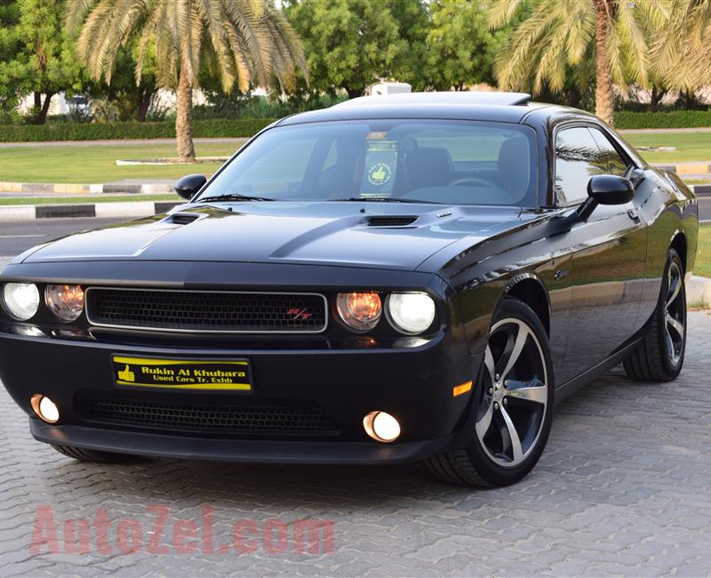 Warranty till 10/2019.V8 Dodge Challenger R/T Plus Warranty GCC Full Options 