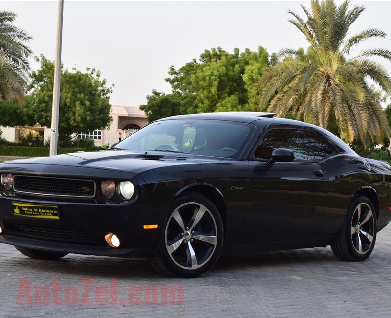 Warranty till 10/2019.V8 Dodge Challenger R/T Plus Warranty GCC Full Options 