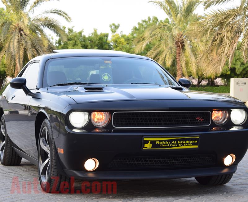 Warranty till 10/2019.V8 Dodge Challenger R/T Plus Warranty GCC Full Options 