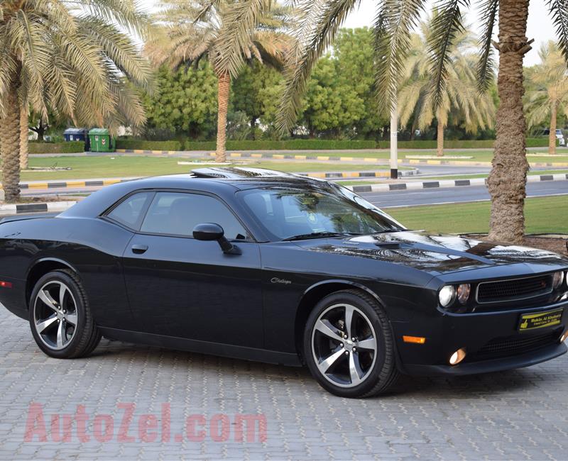 Warranty till 10/2019.V8 Dodge Challenger R/T Plus Warranty GCC Full Options 