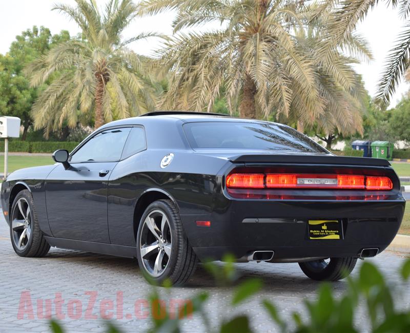 Warranty till 10/2019.V8 Dodge Challenger R/T Plus Warranty GCC Full Options 