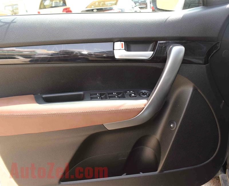 KIA SORENTO model 2014 color brown car specs is american -v4