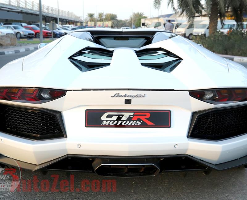 LAMBORGHINI AVENTADOR ROADSTER | 2015 | GCC | Warranty Available