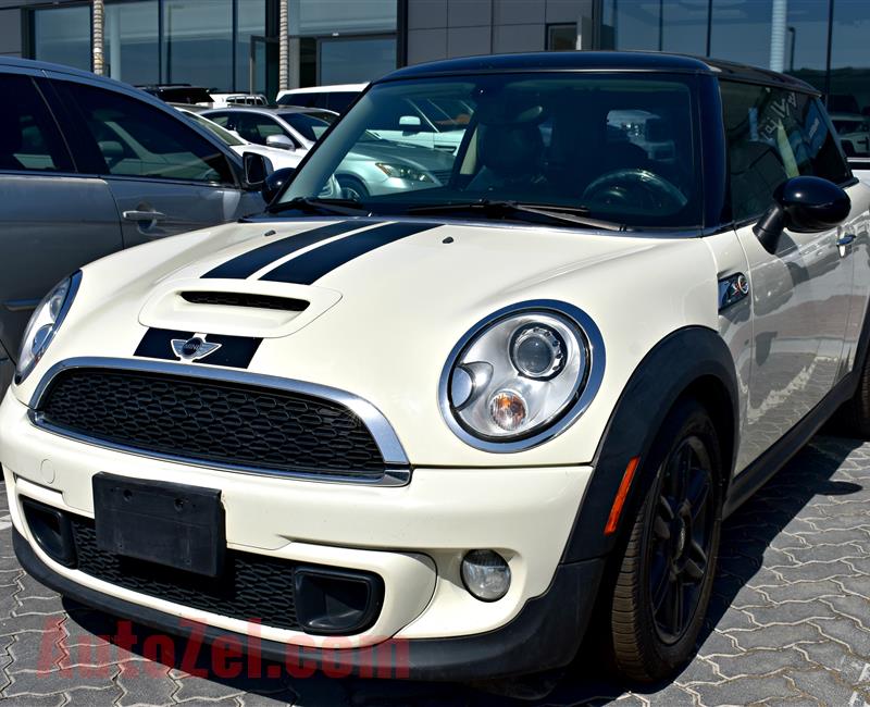 MINI COOPER S, V4- 2011- BEIGE- 190 000 KM- GCC