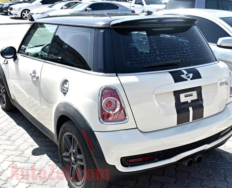 MINI COOPER S, V4- 2011- BEIGE- 190 000 KM- GCC