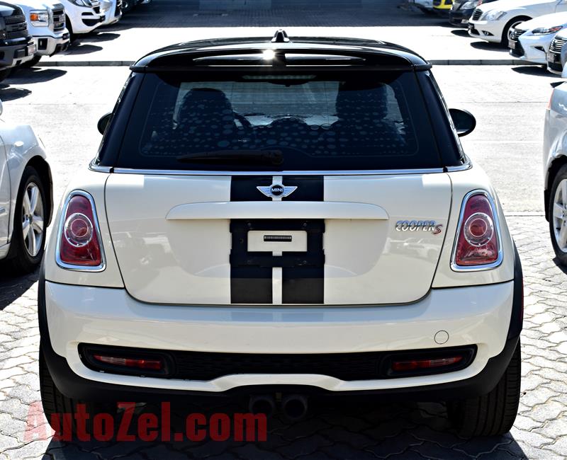 MINI COOPER S, V4- 2011- BEIGE- 190 000 KM- GCC