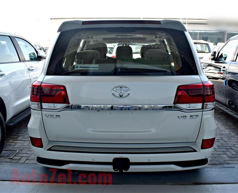 TOYOTA LAND CRUISER VXR 5.7, PLATINUM, V8- 2018- WHITE- BRAND NEW, 0 KM- GCC