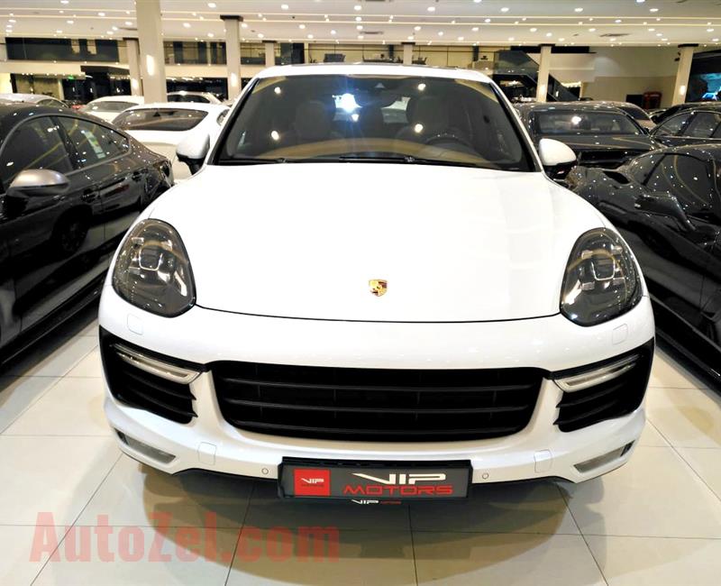 PORSCHE CAYENNE TURBO, V8- 2015- WHITE- 42 000 KM- GCC