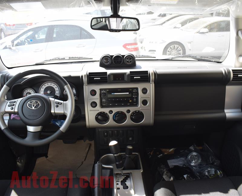 BRAND NEW TOYOTA FJ CRUISER- 2019- WHITE- GCC SPECS