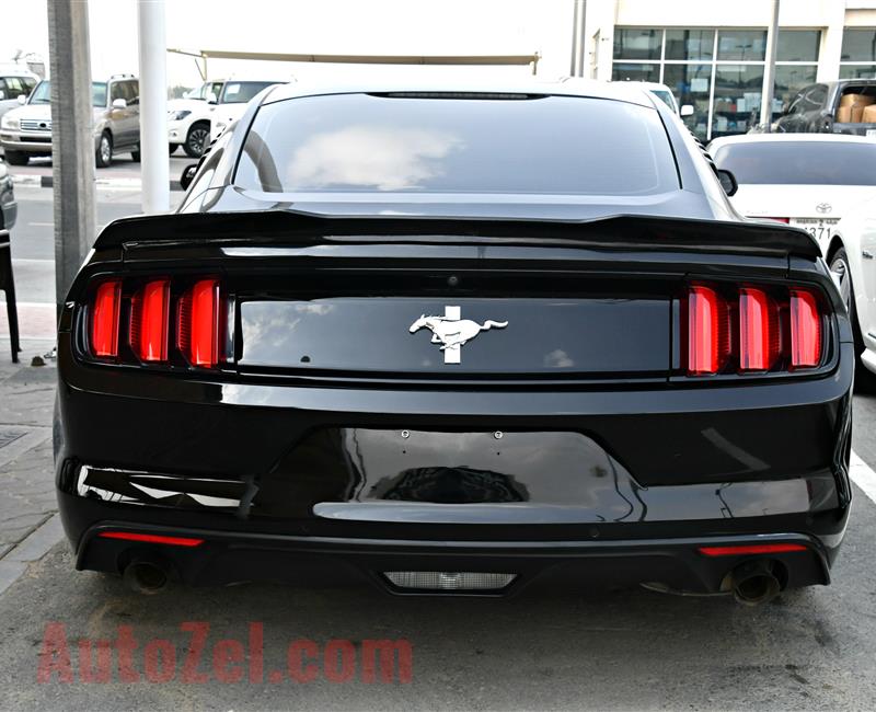 FORD MUSTANG  model 2015 - black - 70,000 km - v6 - CAR SPECS IS AMERICAN