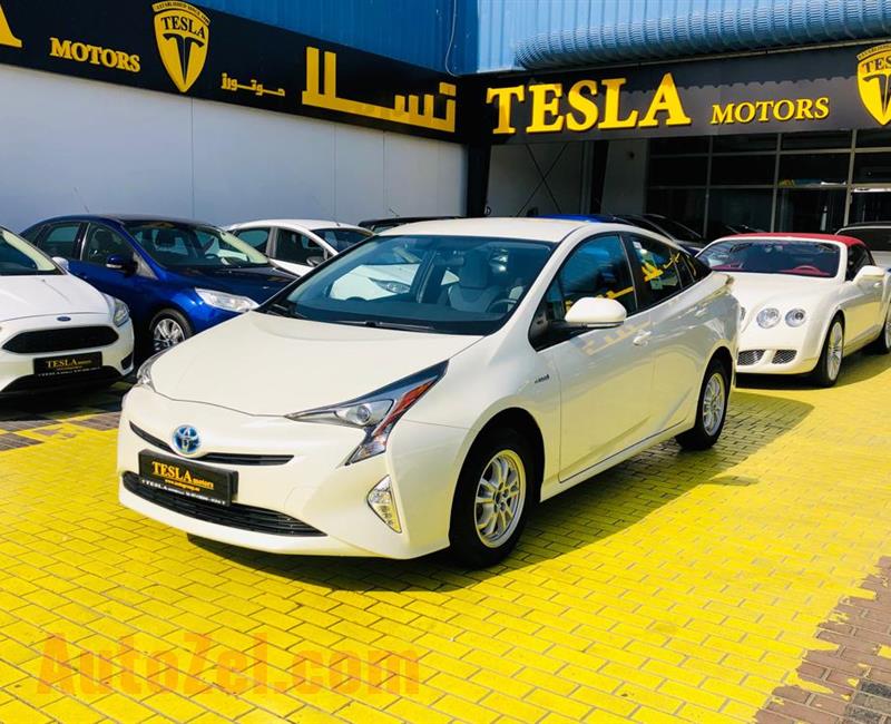 ///HYBRID///TOYOTA PRIUS ICONIC 1.8L V4///GCC///2017///WARRANTY///ECONOMIC///ONLY 1,220 DHS MONTHLY/