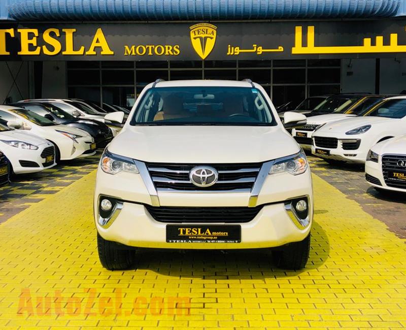 FORTUNER / SR5 / 4WD / GCC / 2017 / WARRANTY! / 7 SITTERS / SUPER CLEAN! / ONLY 1,446 DHS MONTHLY! /