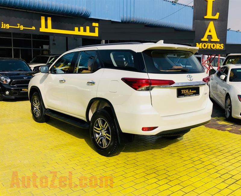 FORTUNER / SR5 / 4WD / GCC / 2017 / WARRANTY! / 7 SITTERS / SUPER CLEAN! / ONLY 1,446 DHS MONTHLY! /