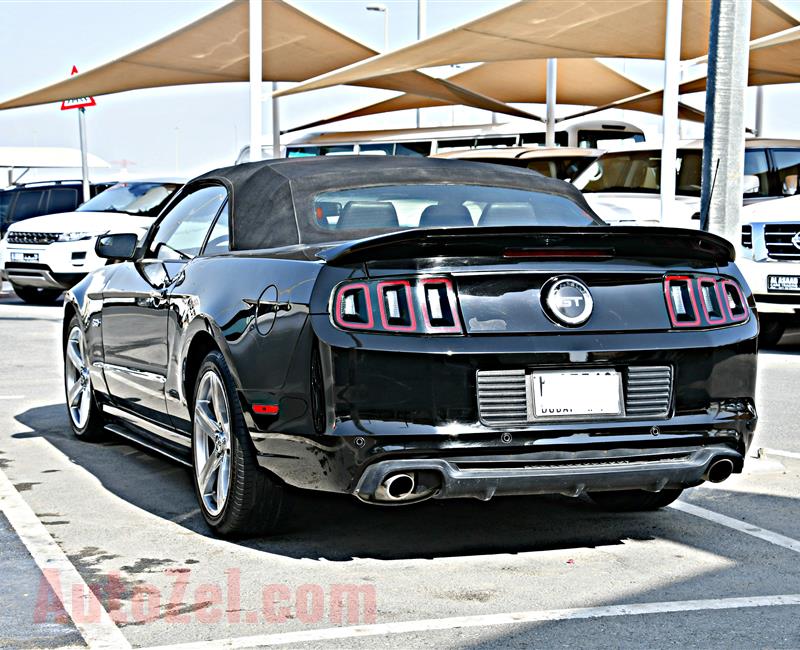 FORD MUSTANG GT MODEL 2014 - BLACK - 40,000 MILEAGE - V8 - CAR SPECS IS AMERICAN 