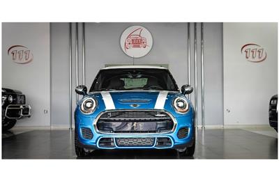 MINI JOHN COOPER WORKS- 2018- BLUE- 28 000 KM- GCC SPECS-...