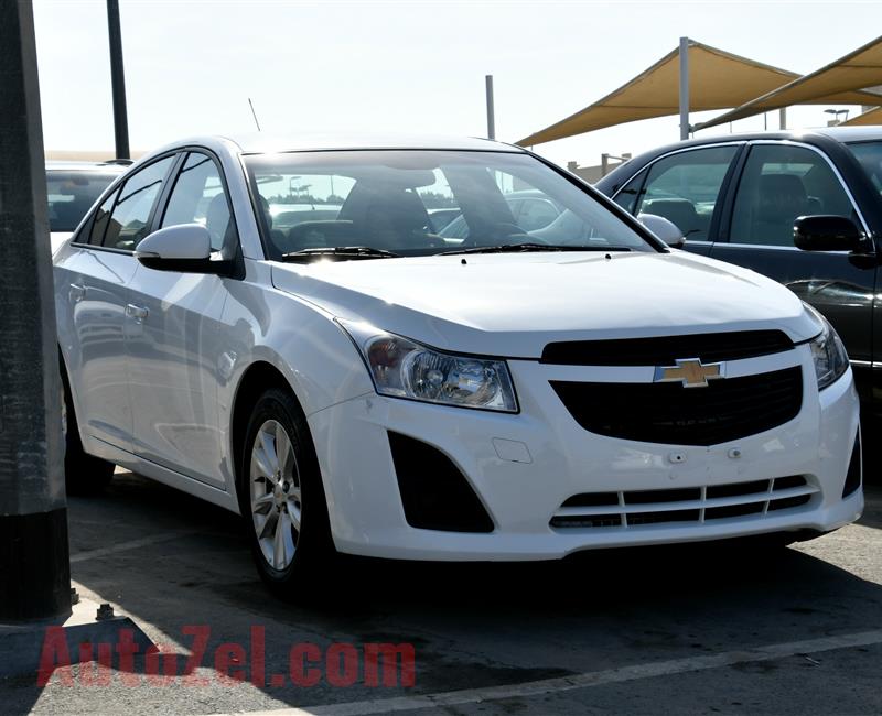 CHEVROLET CRUZE 2015 WHITE 90 000 KM GCC SPECS