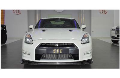 NISSAN GTR- 2013- WHITE- 84 000 KM- GCC SPECS