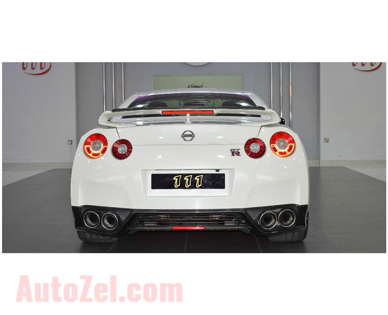 NISSAN GTR- 2013- WHITE- 84 000 KM- GCC SPECS