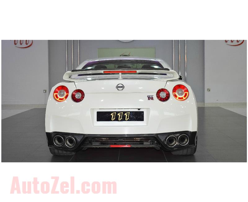 NISSAN GTR- 2013- WHITE- 84 000 KM- GCC SPECS