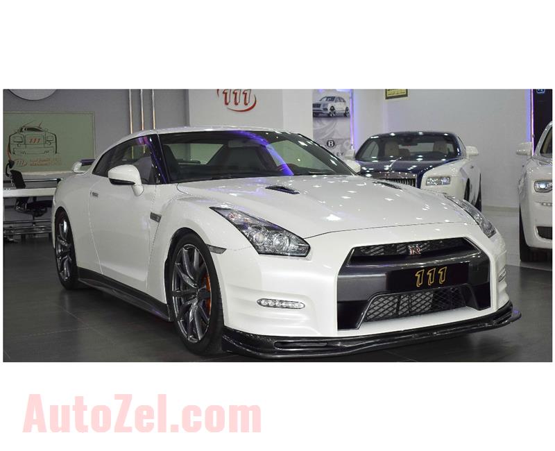 NISSAN GTR- 2013- WHITE- 84 000 KM- GCC SPECS