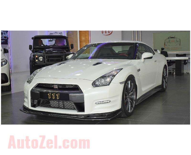 NISSAN GTR- 2013- WHITE- 84 000 KM- GCC SPECS