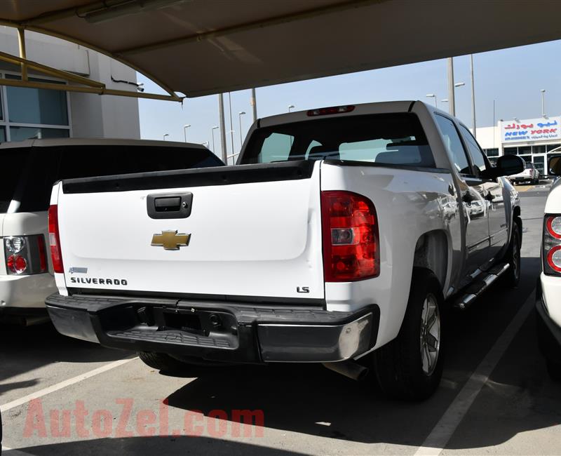 CHEVROLET SILVERADO- 2011- WHITE- 188 000 KM- GCC