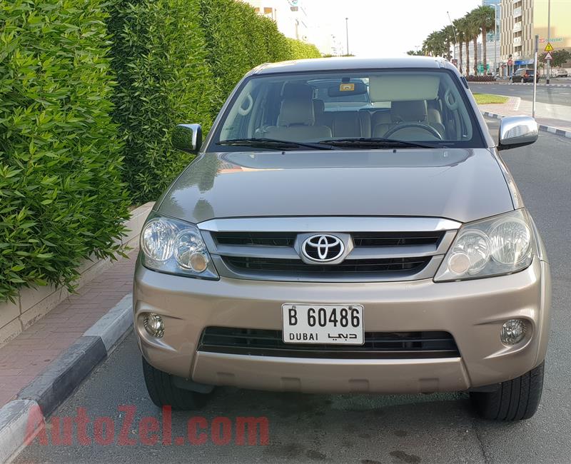 Toyota Fortuner 2008, excellent condition, 4 cylinder, chocolate brown