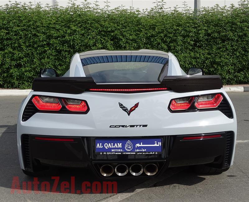 CHEVROLET CORVETTE Z06 65th CARBON- 2018- WHITE- 14 000 KM- GCC SPECS