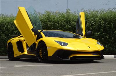 LAMBORGHINI AVENTADOR LP750-4 SV- 2016- YELLOW- 800 KM...