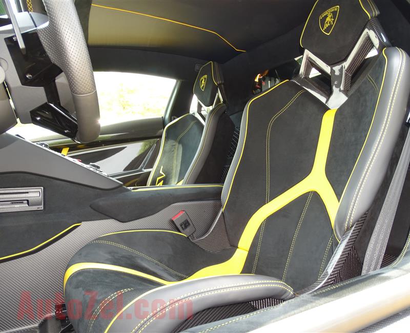 LAMBORGHINI AVENTADOR LP750-4 SV- 2016- YELLOW- 800 KM ONLY- EUROPEAN SPECS- 1 OF 600 CARS