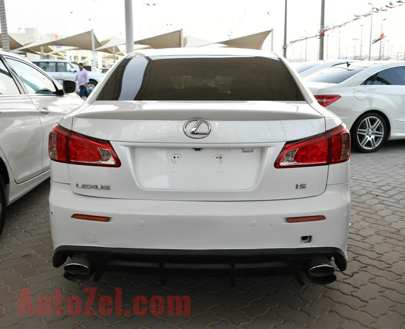 LEXUS IS300, V6- 2011- WHITE- 200 000 KM- GCC