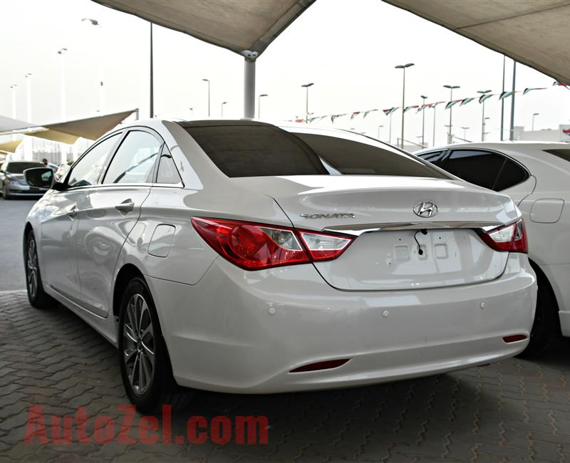 HYUNDAI SONATA, V4- 2013- WHITE- 218 000 KM- GCC