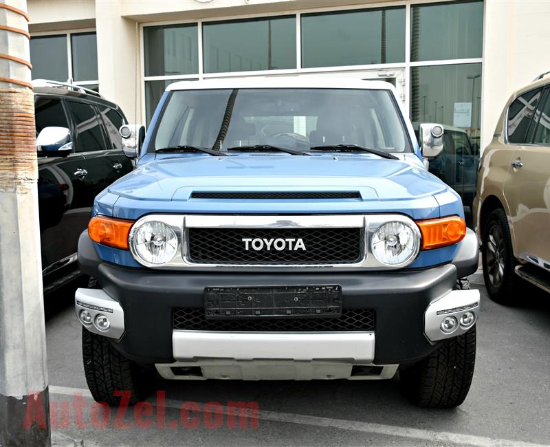 TOYOTA FJ CRUISER- 2013- BLUE- 160 000 KM- GCC SPECS