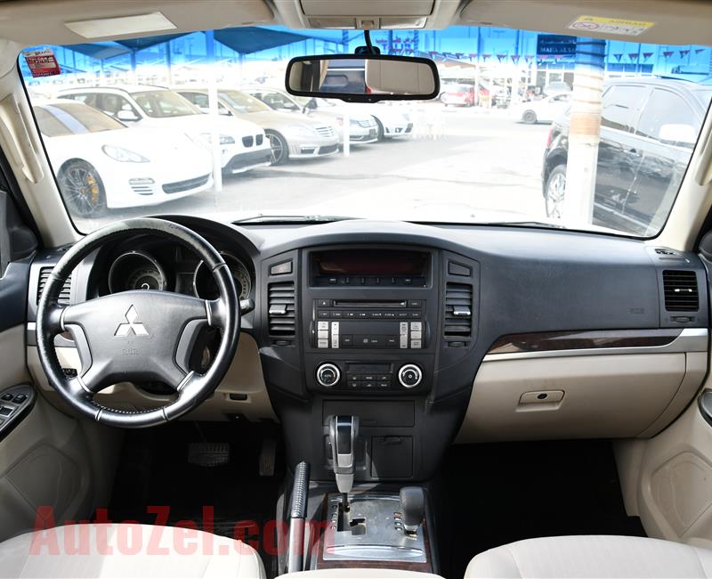 MITSUBISHI PAJERO V6- 2013- WHITE- 100 000 KM- GCC SPECS