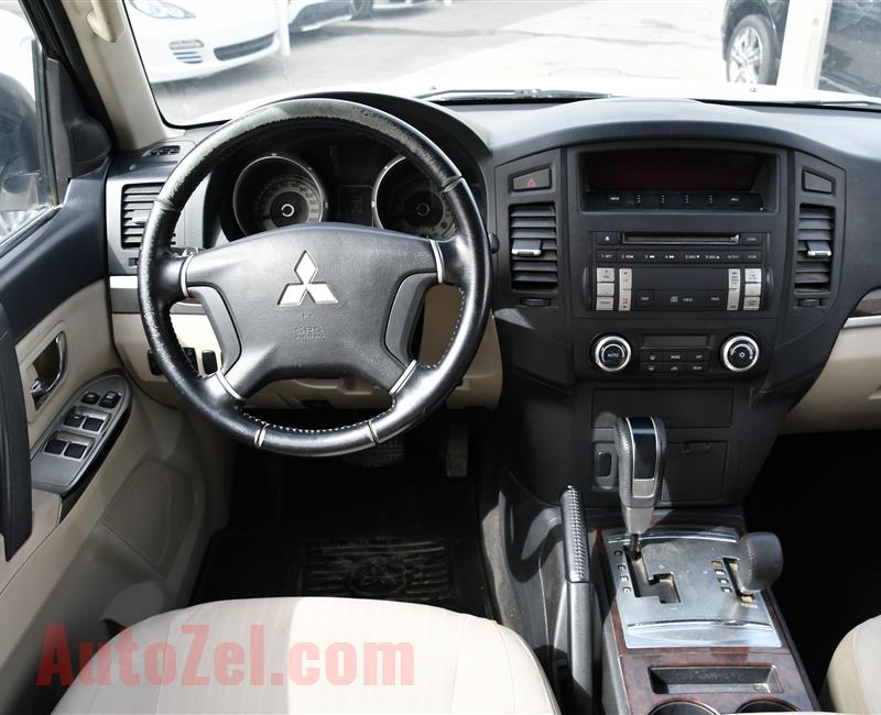 MITSUBISHI PAJERO V6- 2013- WHITE- 100 000 KM- GCC SPECS